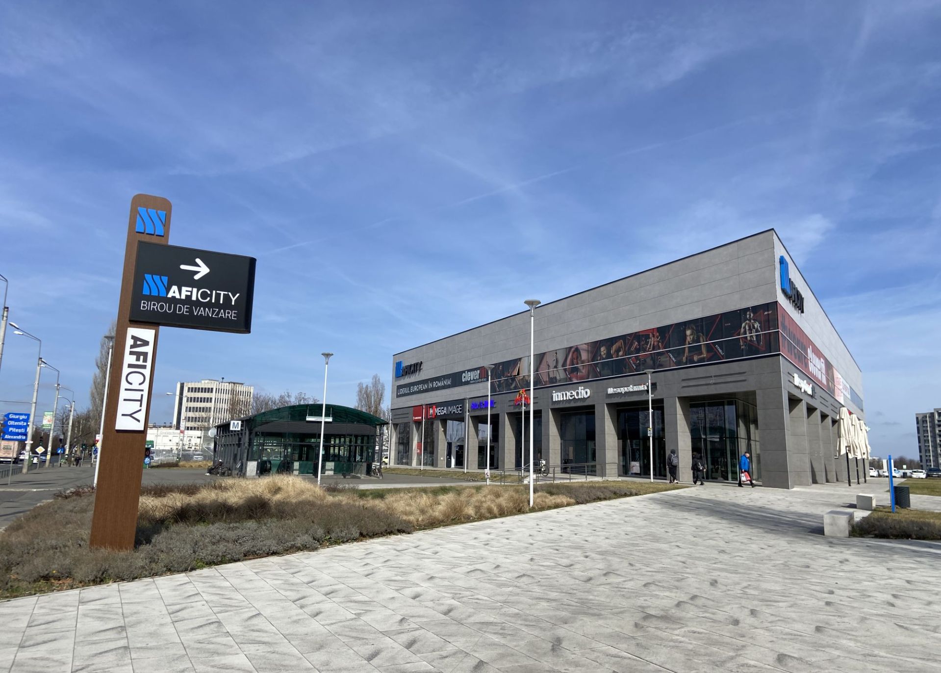 AFI Bucurestii Noi - spatii comerciale de inchiriat in zona de nord-vest a Bucurestiului. Vedere fatada si acces principal