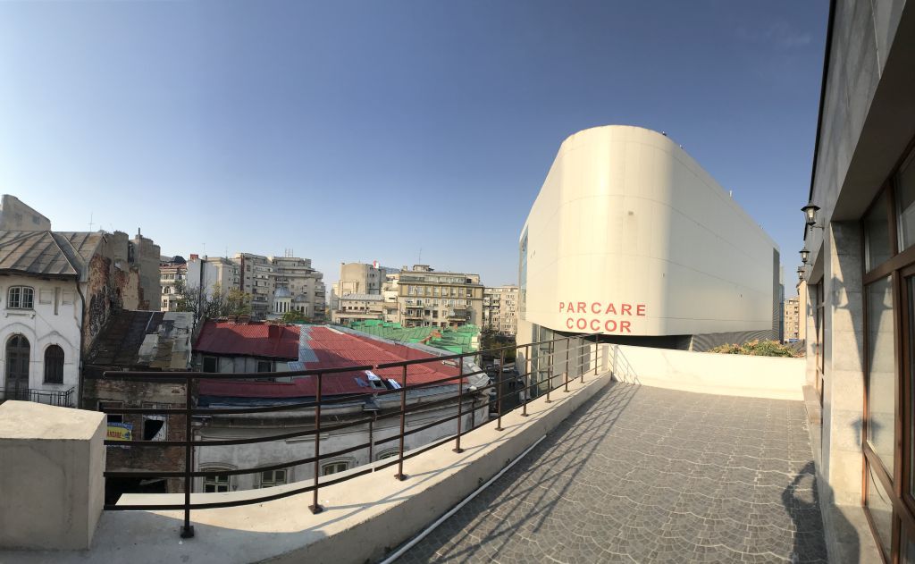 Inchiriere spatii comerciale in zona Unirii. vedere terasa cladire