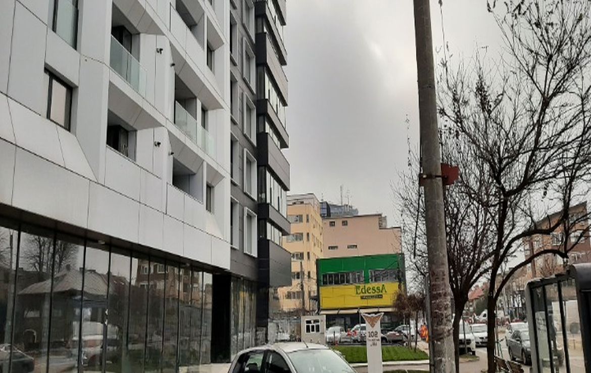 Spatiu comercial de inchiriat pe Bd. Barbu Vacarescu, vedere din lateral