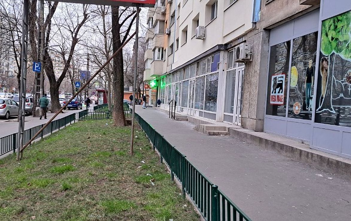 Spatii comerciale de inchiriat pe Bd. Basarabia, acces metrou Titan, imagine laterala cladire