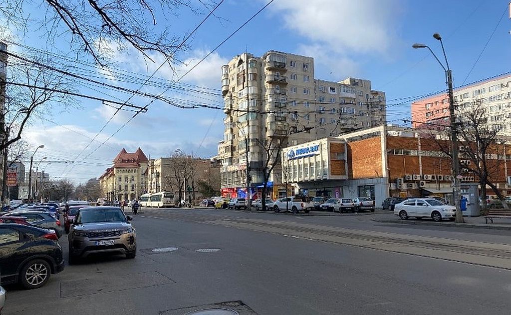 Spatiu comercial de inchiriat in sectorul 2, Bulevardul Ferdinand 99, vedere generala din strada