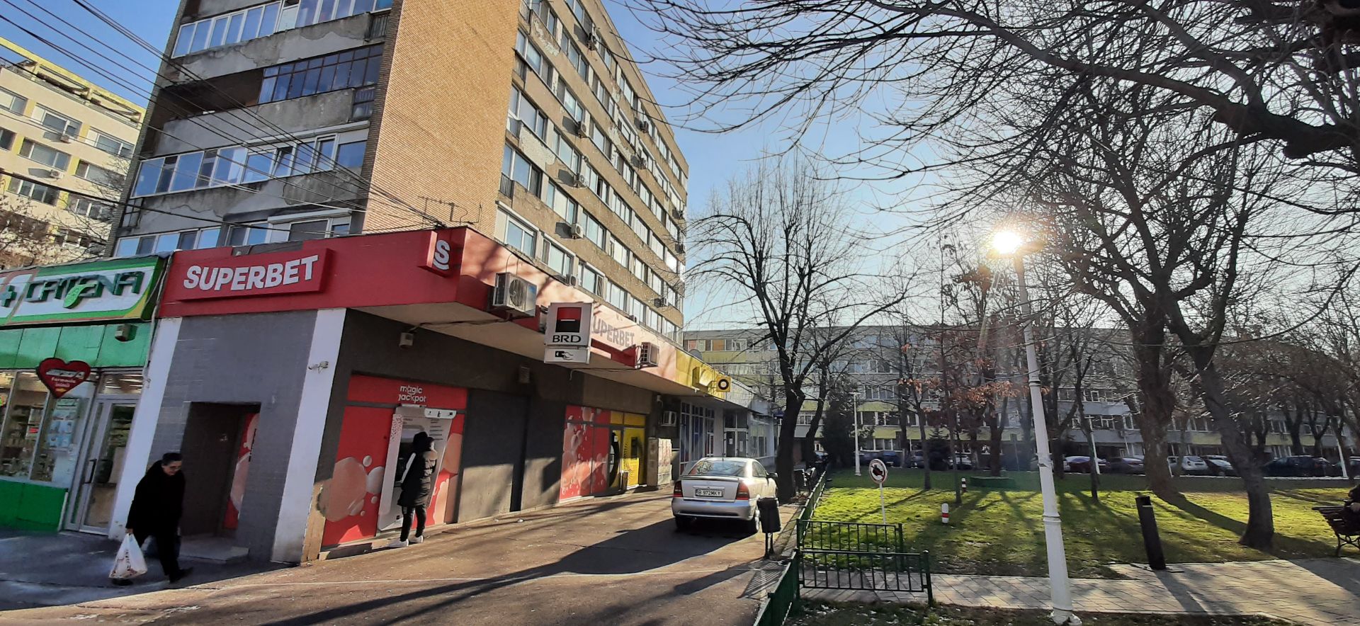 Spatiu comercial de inchiriat in sectorul 2, Bulevardul Garii Obor 10, vedere laterala 