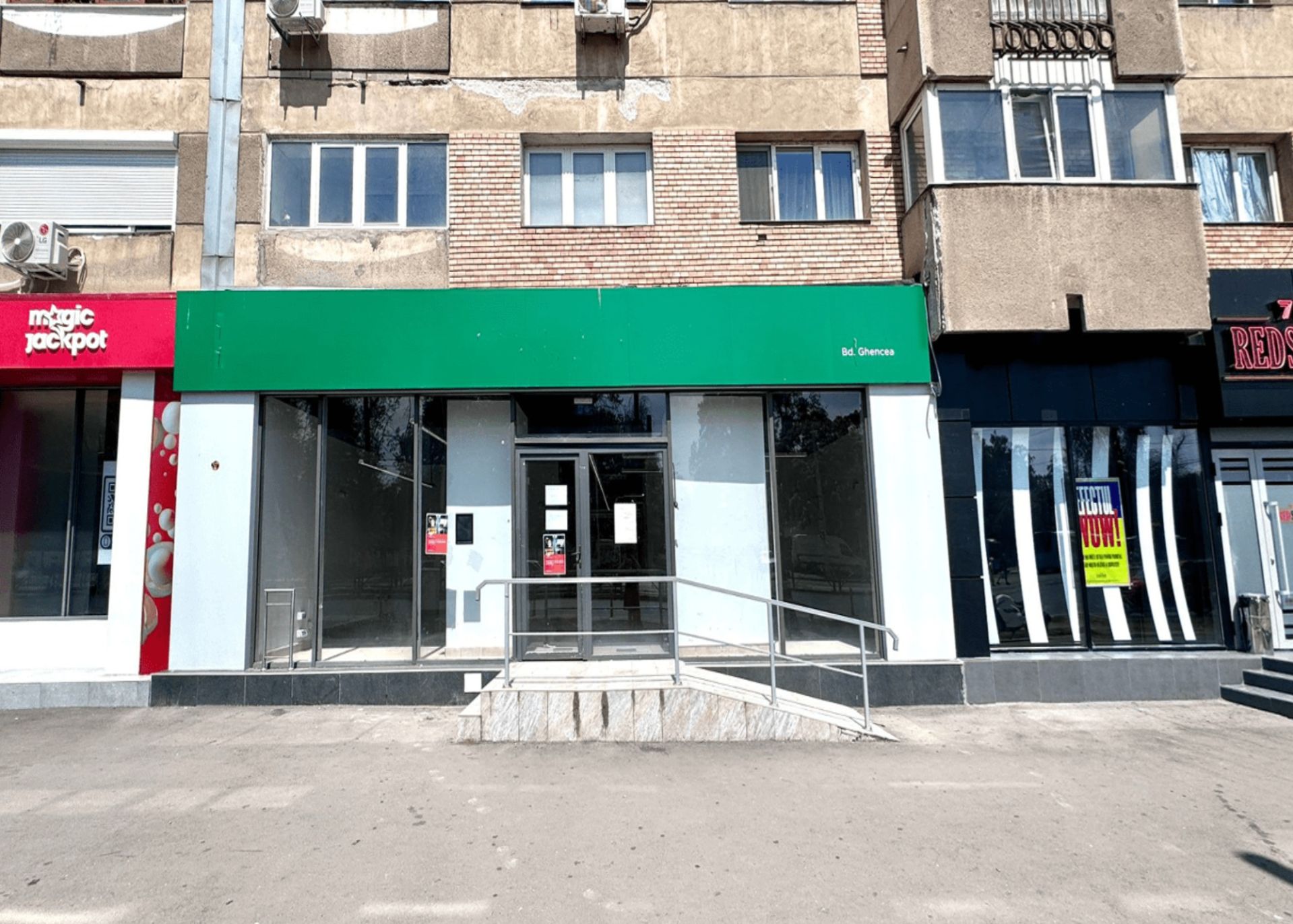 Spatiu comercial de inchiriat Ghencea 34, poza fatada.jpeg