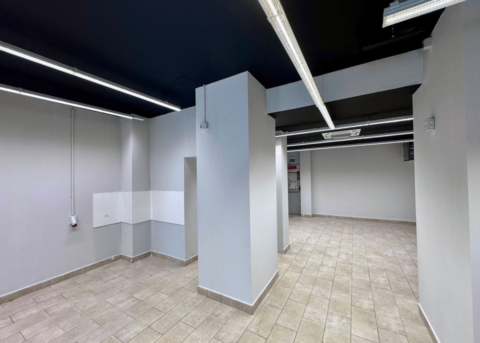 Spatiu comercial de inchiriat Ghencea 34, poza interior.jpeg