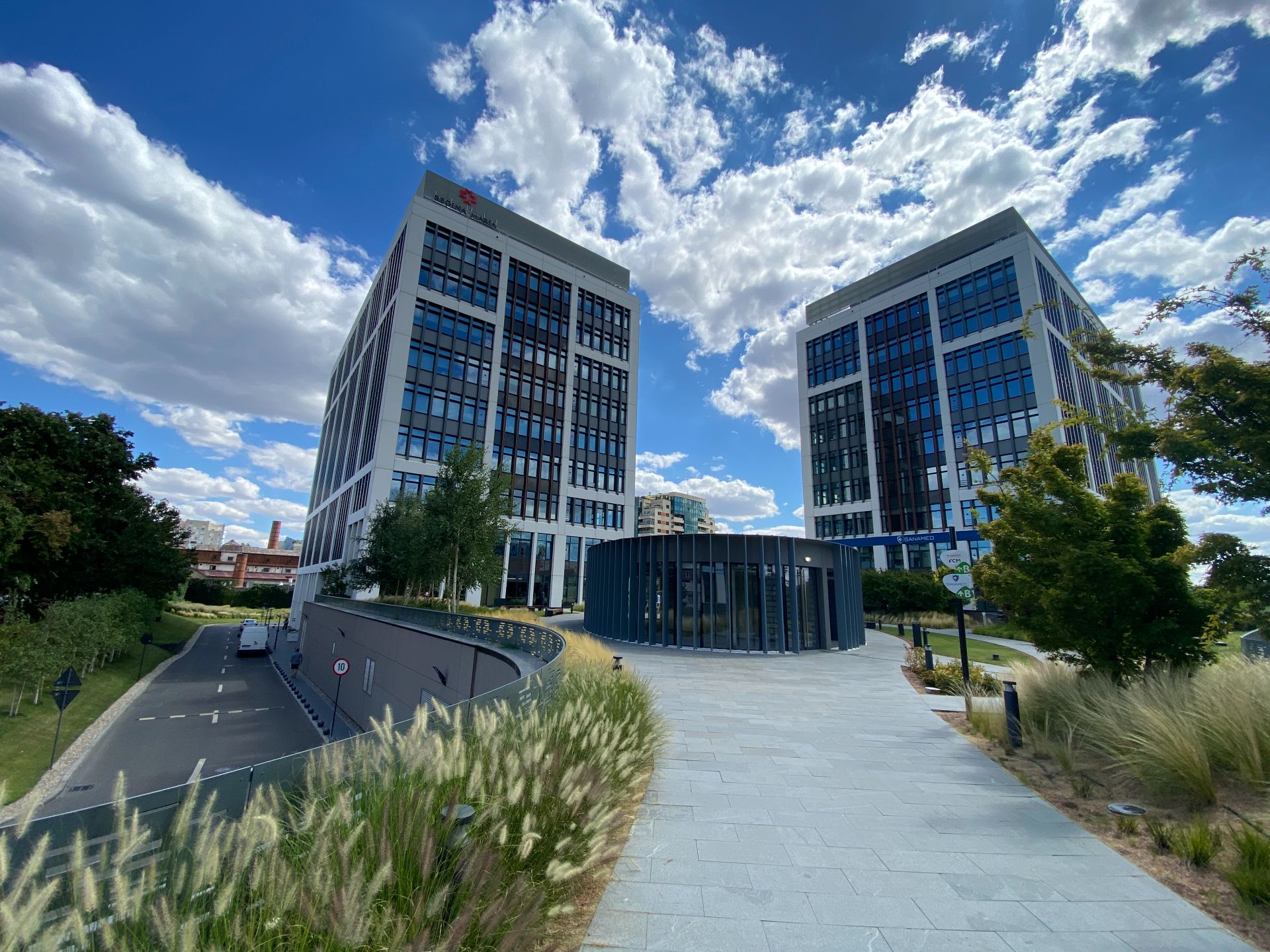 Business Garden Bucharest spații comerciale zona centrală poza fatada