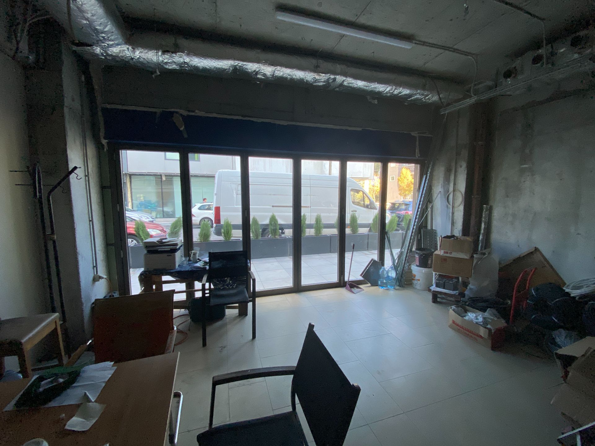 Spatiu comercial de inchiriat in Piata Victoriei, acces metrou, imagine interior