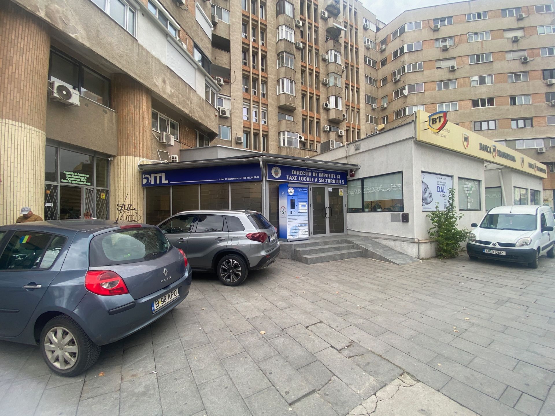 Spatii comerciale de inchiriat in sectorul 5 Bucuresti, Calea 13 Septembrie.  Vedere generala