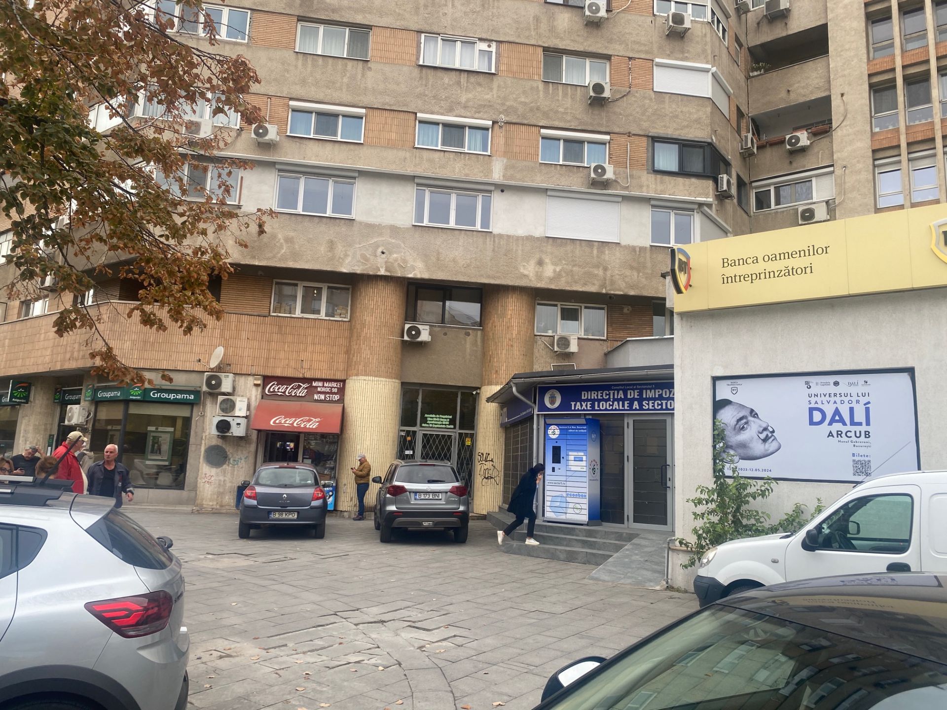 Spatii comerciale de inchiriat in sectorul 5 Bucuresti, Calea 13 Septembrie.  Vedere din strada