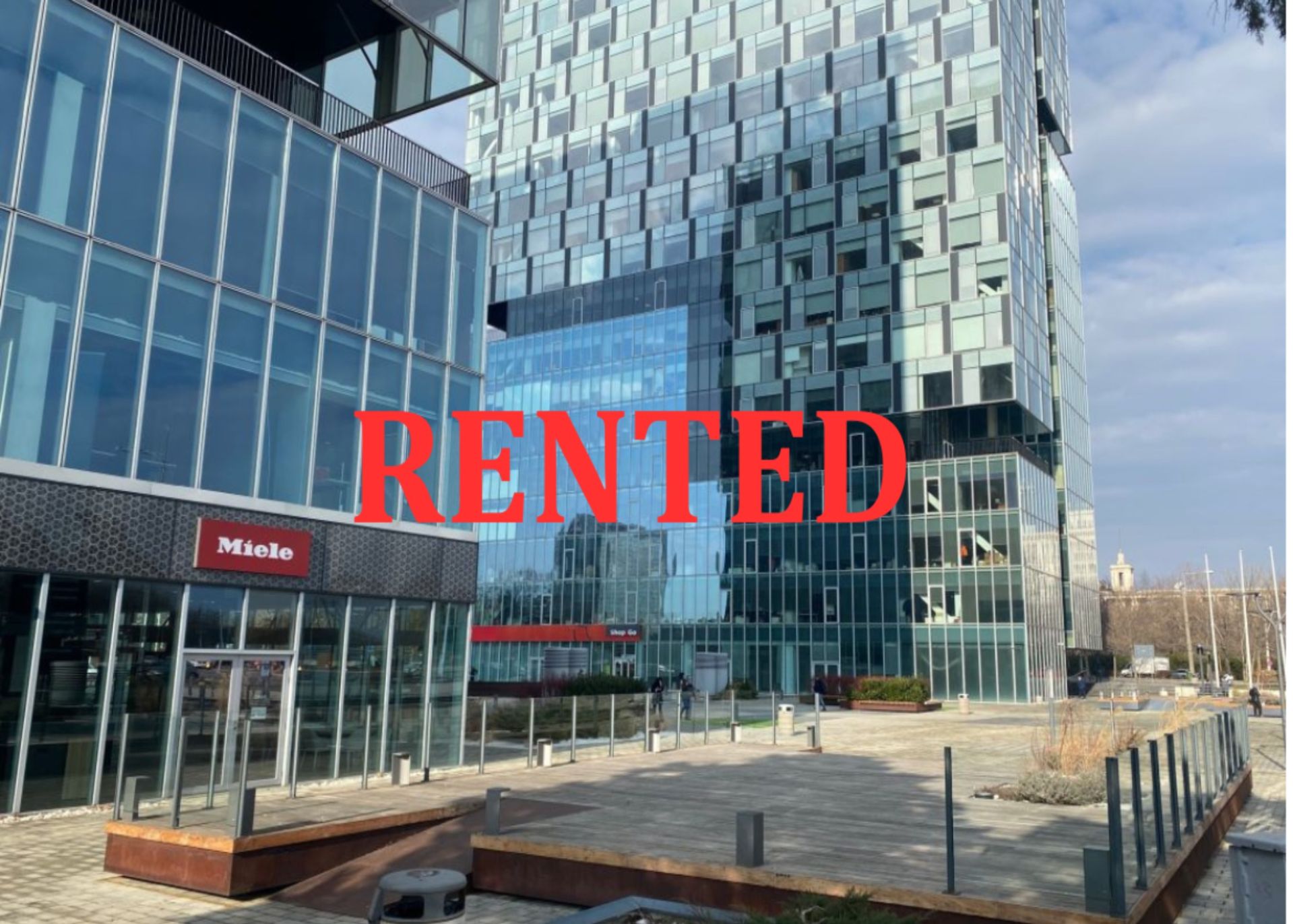 Spatiu comercial de inchiriat- POZA 2-redimensionată-la-2000x1430.jpeg