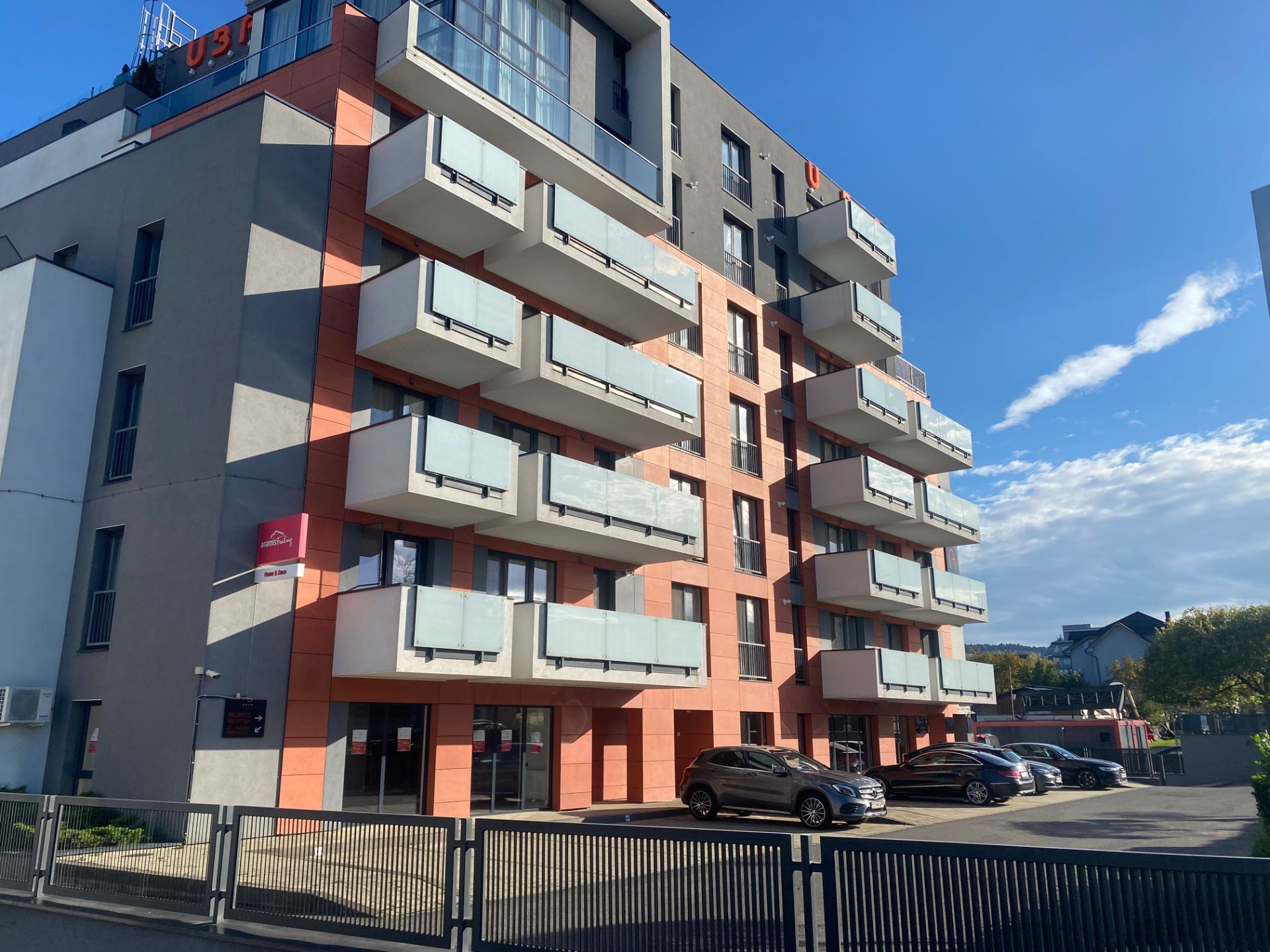 Spatiu comercial de inchiriat in Cluj, Calea Turzii 187. Vedere generala cladire