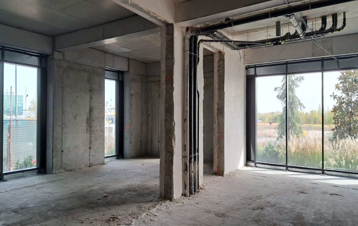 Spatii comerciale de vanzare la Complexul Cortina North, imagine stadiu constructie interior