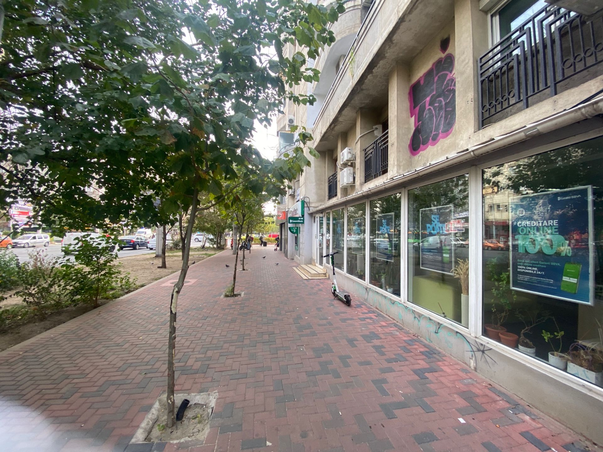 Spatiu comercial de vanzare, pe Bulevardul Corneliu Coposu 3-5, Bucuresti - zona ultracentrala. Vedere laterala vitrina 