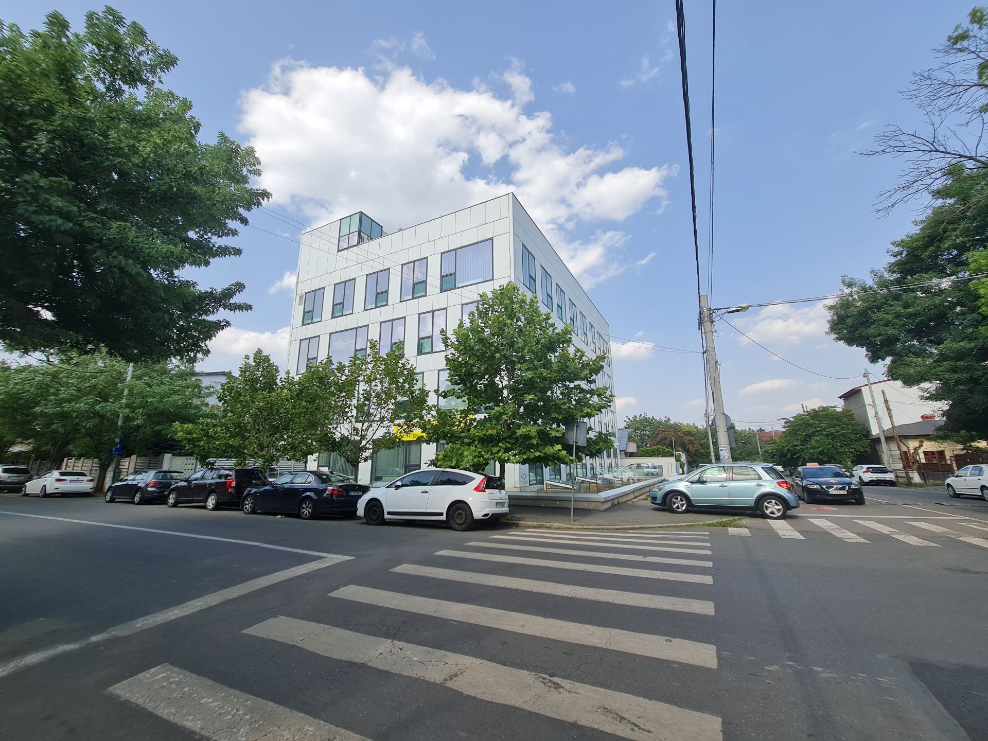 Spatiu comercial de inchiriat la Cube Center, vedere generala din strada