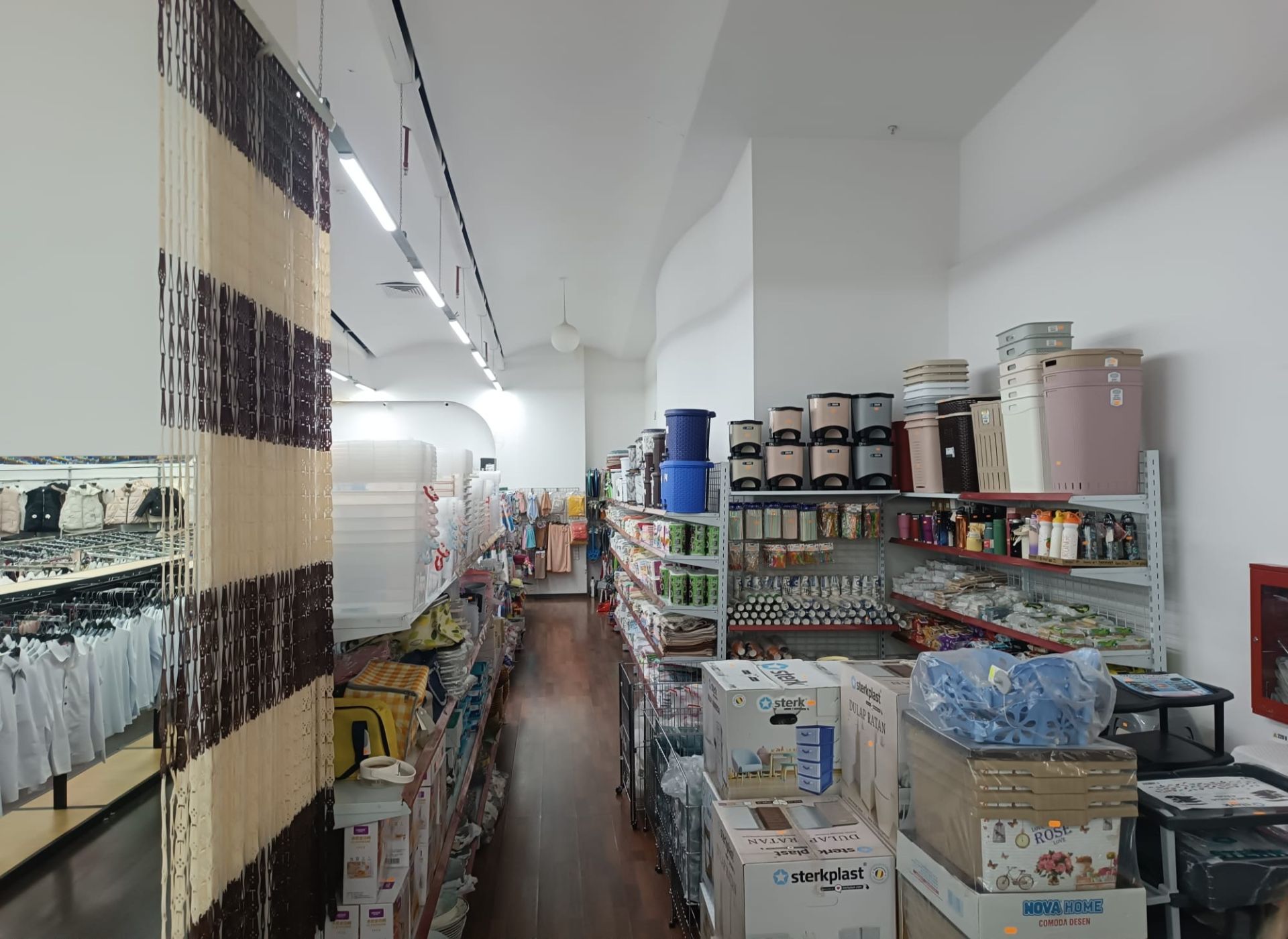 Spatiu comercial de inchiriat in Eliana Mall - poza interior 1.jpeg