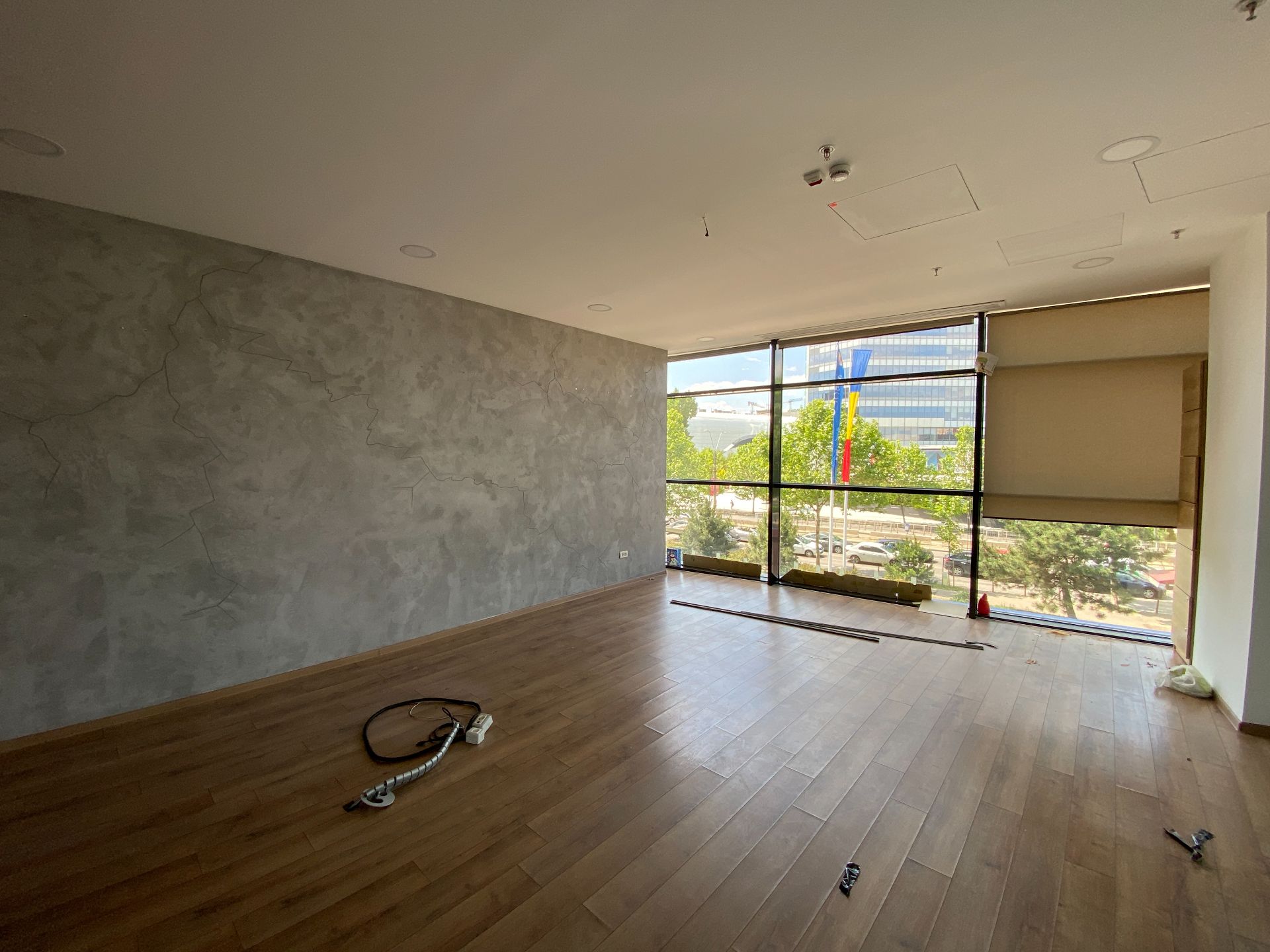 Spatii comerciale de inchiriat in Globalworth Plaza, metrou Aurel Vlaicu, cadru interior