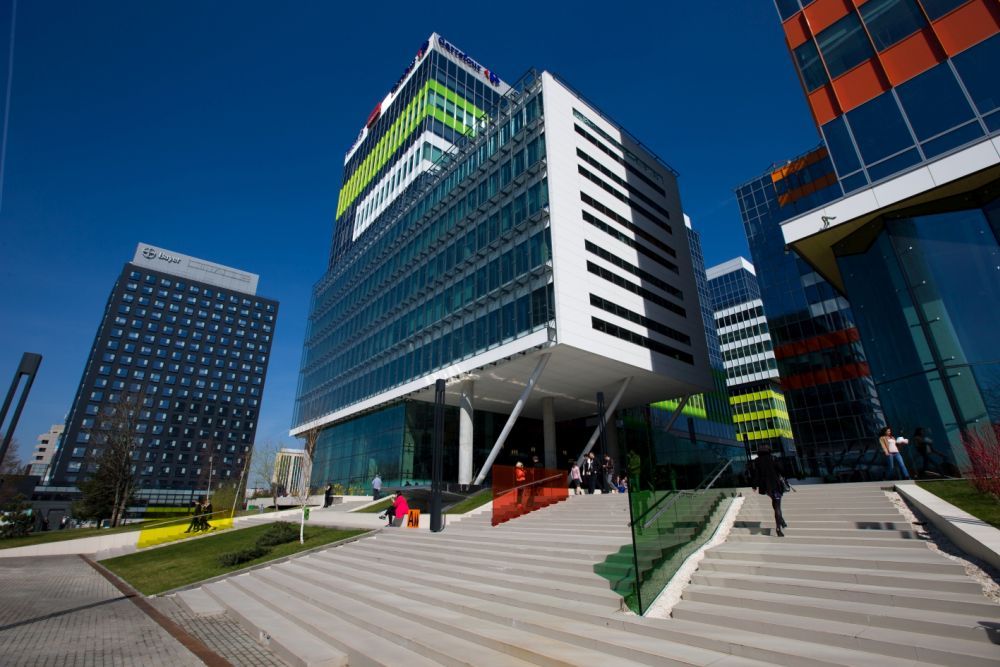 Spatii comerciale de inchiriat in Green Court, metrou Aurel Vlaicu, imagine cladiri