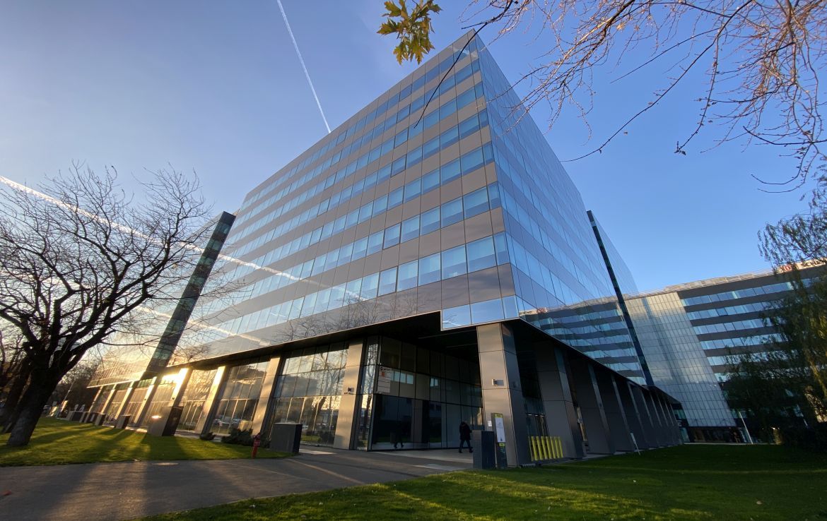 Spatiu comercial de inchiriat in Hermes Business Campus, metrou Pipera, vedere fatada
