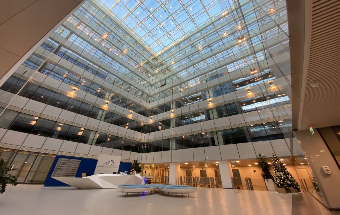Spatiu comercial de inchiriat in Hermes Business Campus, metrou Pipera, vedere generala receptie