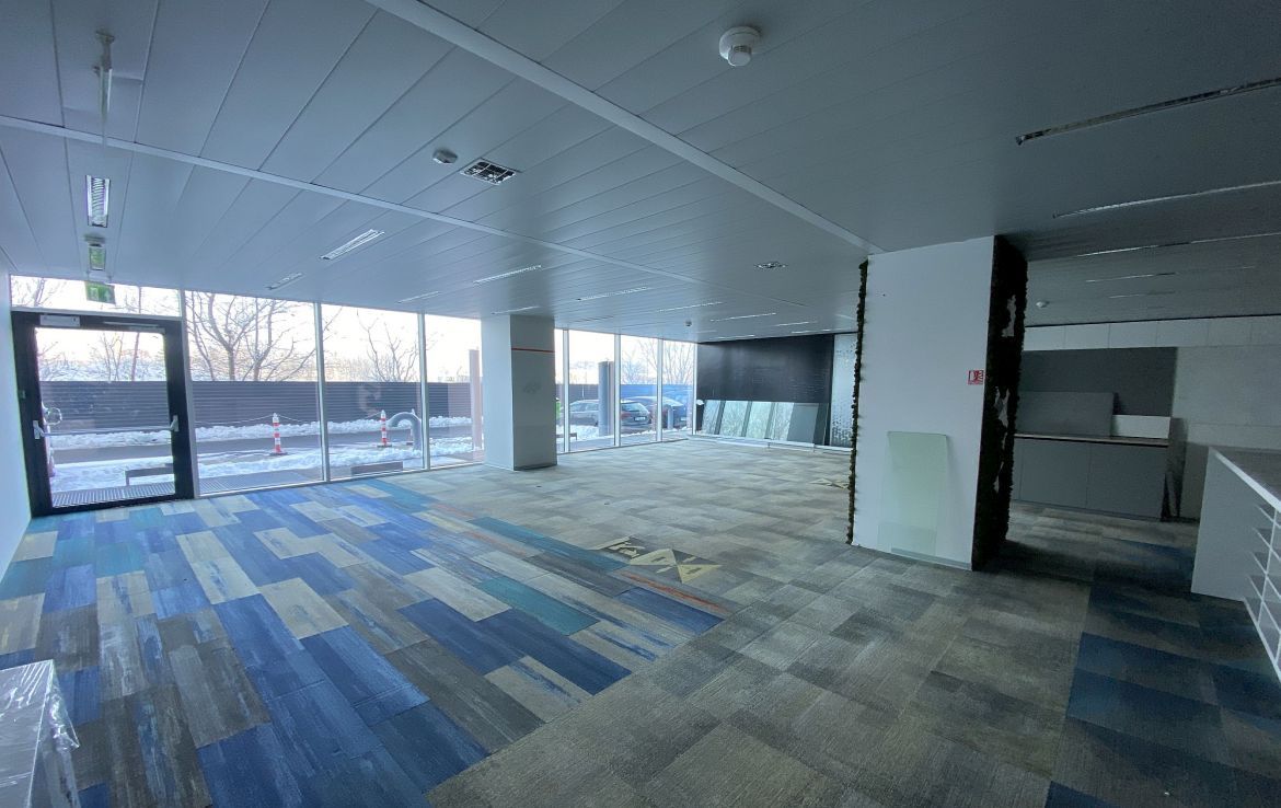 Spatiu comercial de inchiriat in Hermes Business Campus, metrou Pipera, imagine spatiu interior