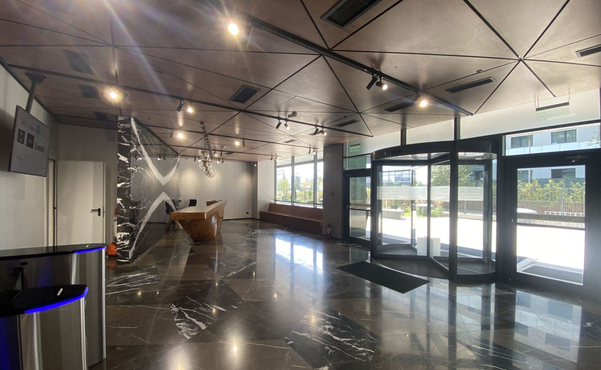 Hyperion Towers poza receptie