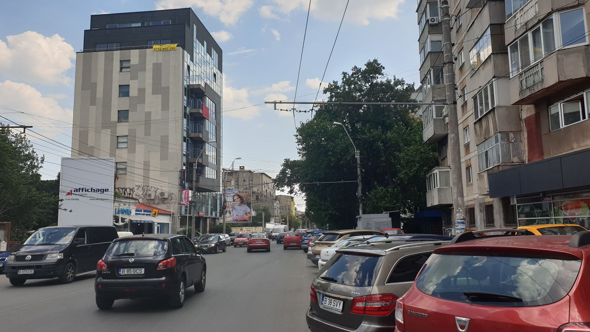 Spatiu comercial de inchiriat in Ilion Office, acces metrou Obor, vedere stradala
