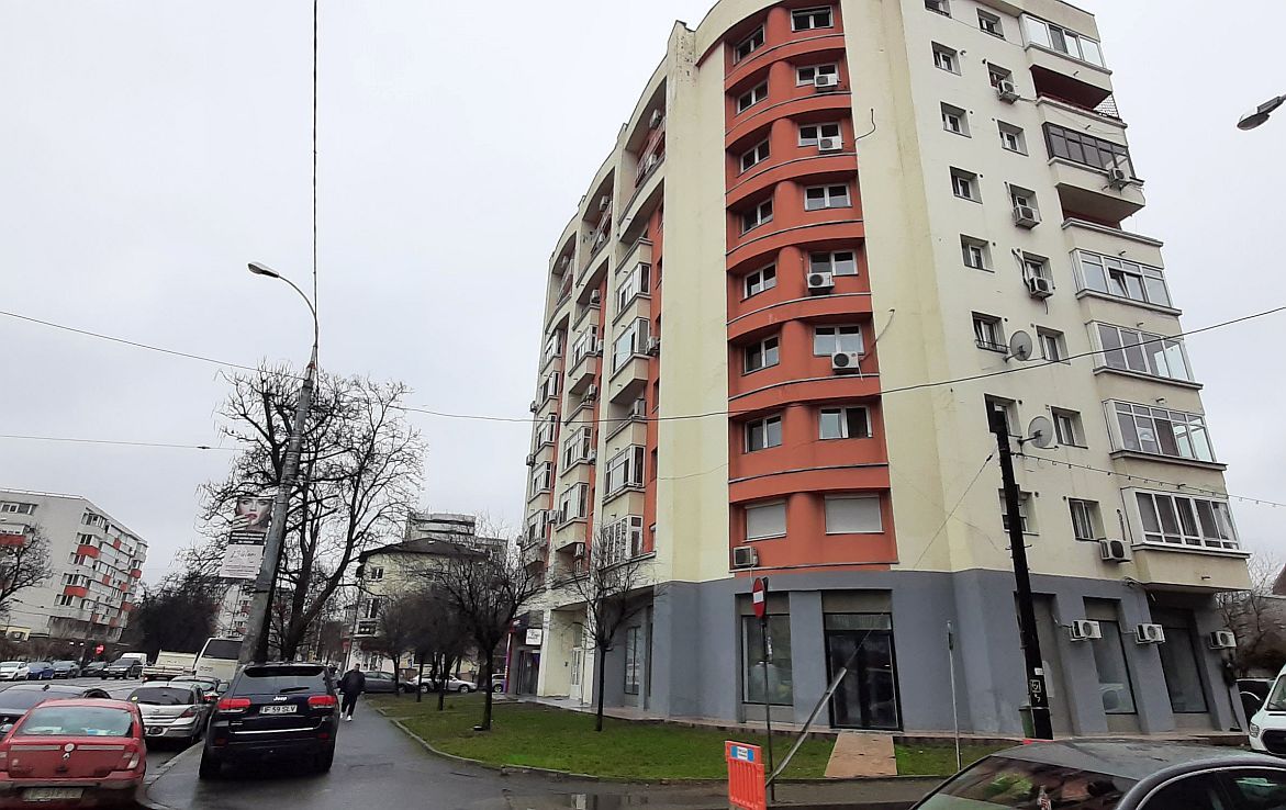 Spatiu comercial de inchiriat in sectorul 1, Bulevardul Ion Mihalache 187, vedere generala din strada