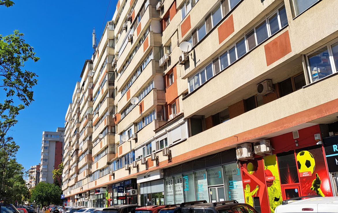 Spatiu comercial de inchiriat in sectorul 1, Bulevardul Ion Mihalache 42, vedere laterala 