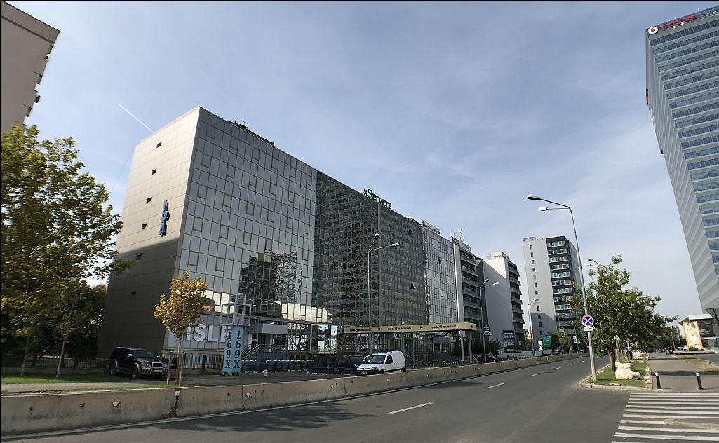 Spatiu comercial de inchiriat in IPA, zona metrou Aurel Vlaicu, vedere stadala