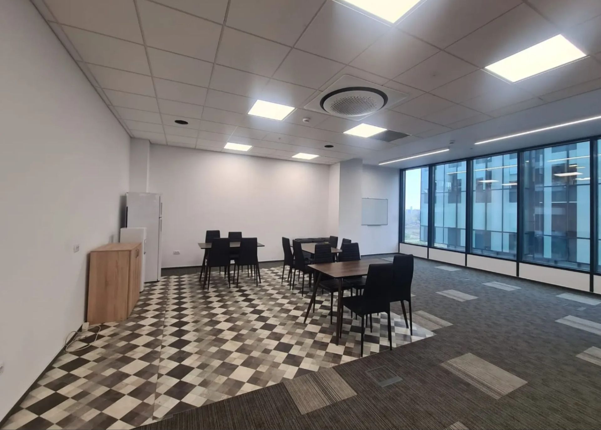 inchiriere spatiu comercial Iuliu Maniu 6, poza interior 1.jpeg