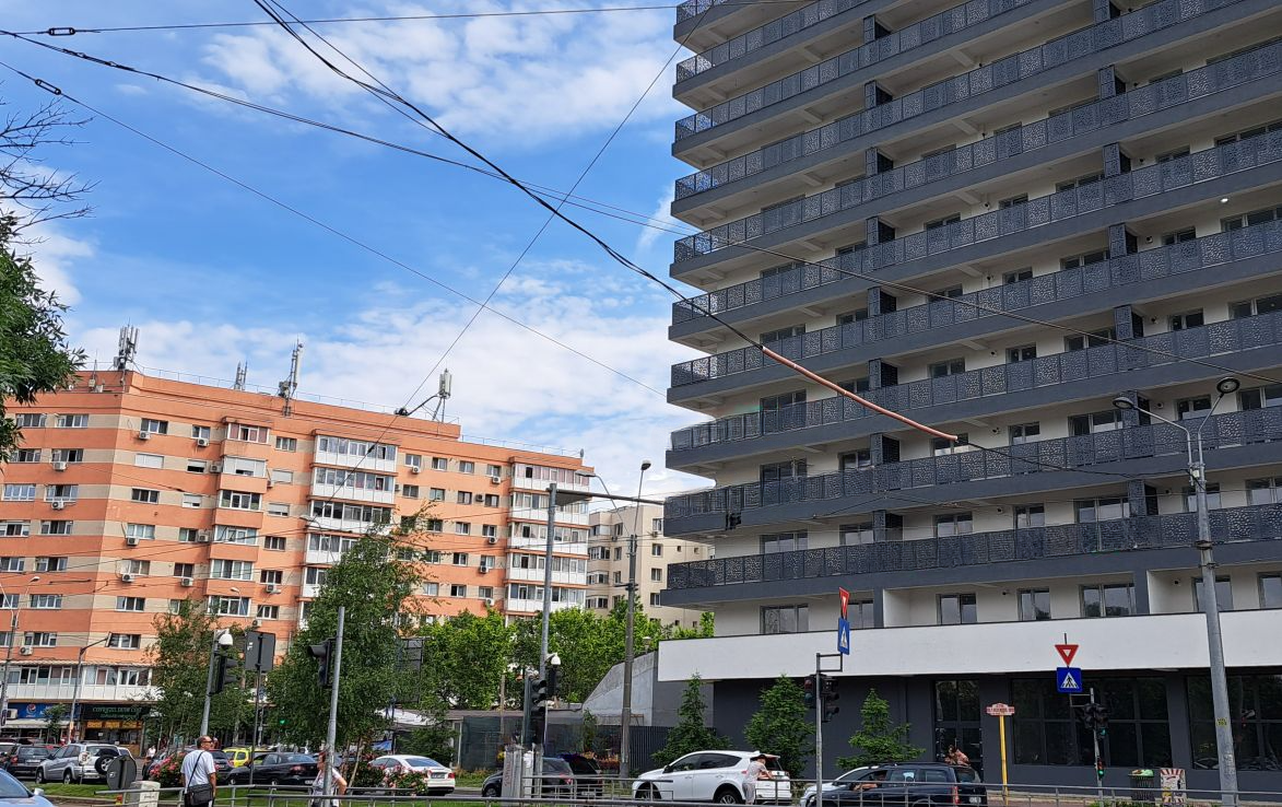 Spatiu comercial in zona de est a Bucurestiului, Str. Liviu Rebreanu, vedere laterala