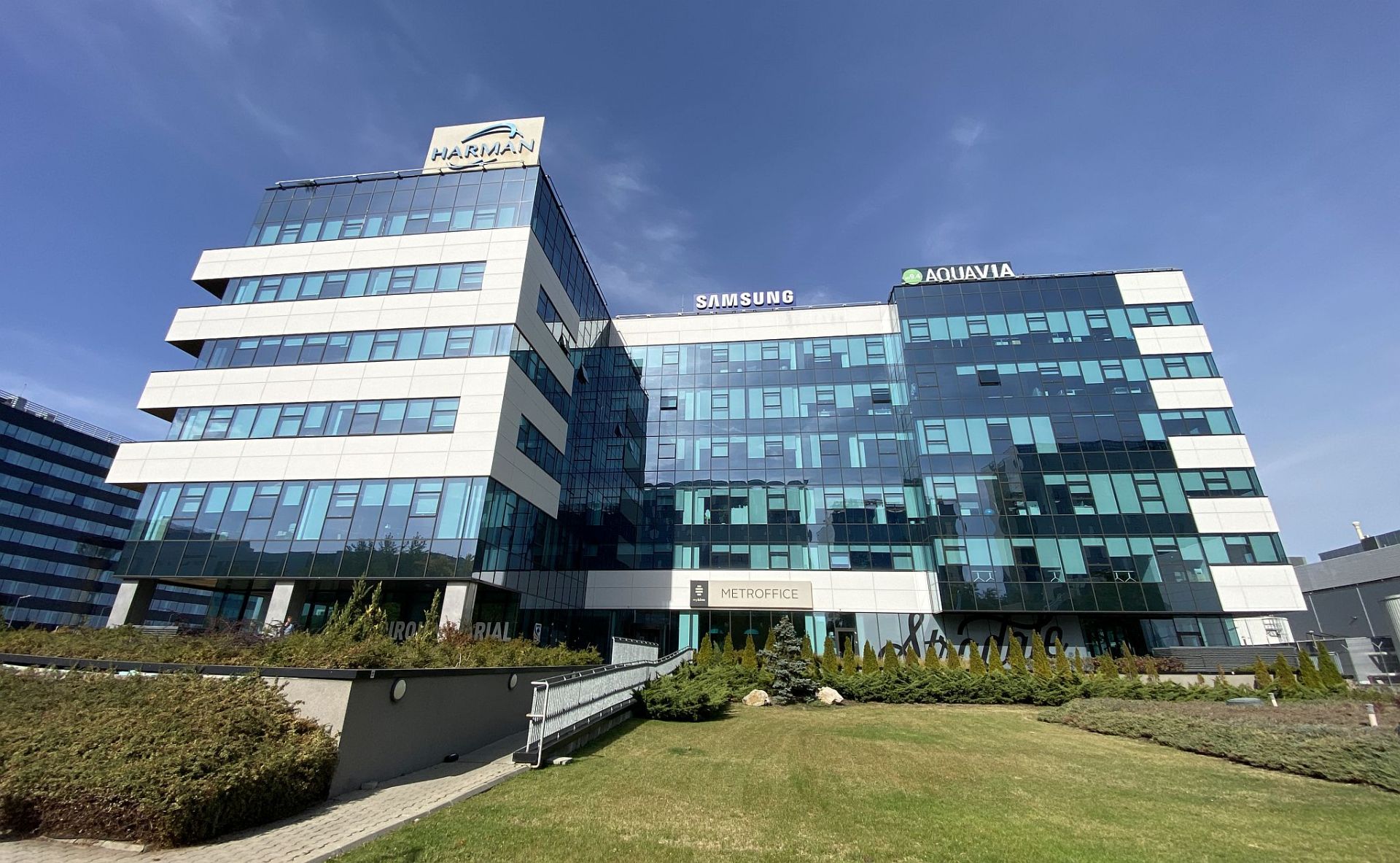 Spatiu comercial de inchiriat in Metroffice, vedere fatada