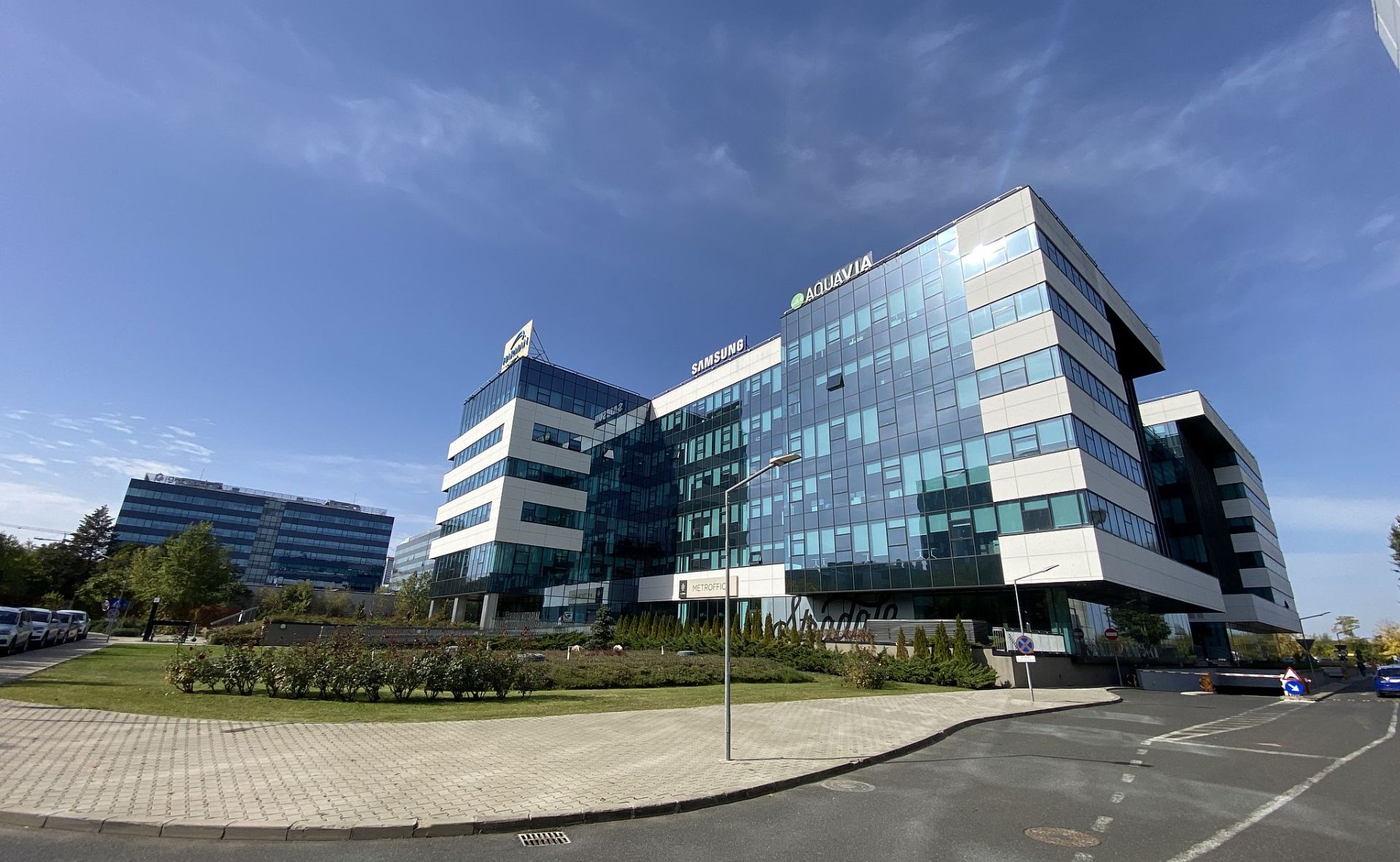 Spatiu comercial de inchiriat in Metroffice, vedere generala din strada