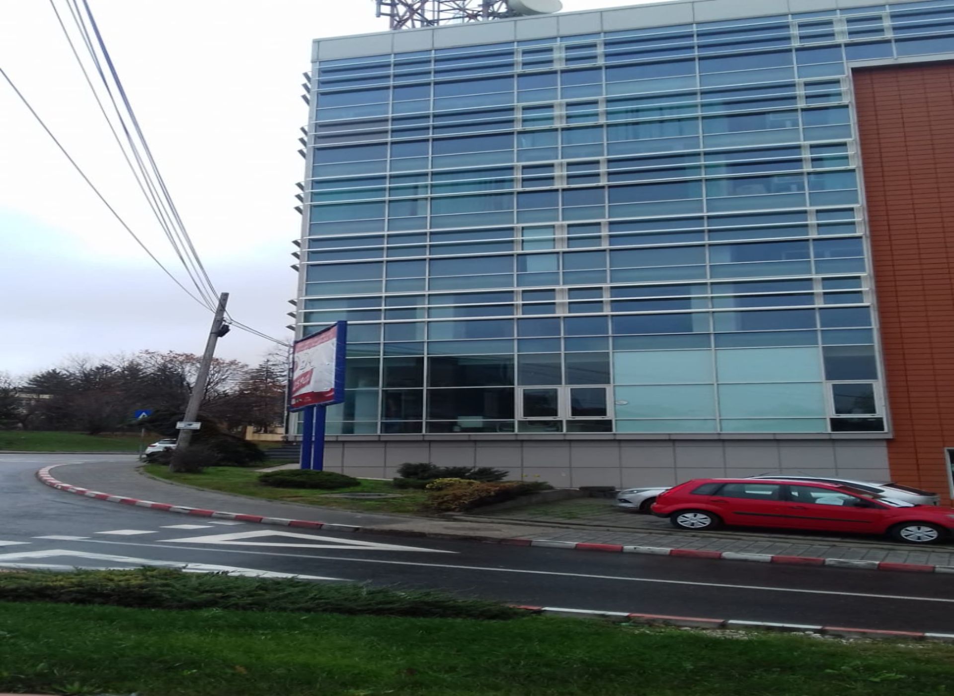 Spatiu comercial de inchiriat, Nicolae Dobrin 109 - poza lateral.jpeg