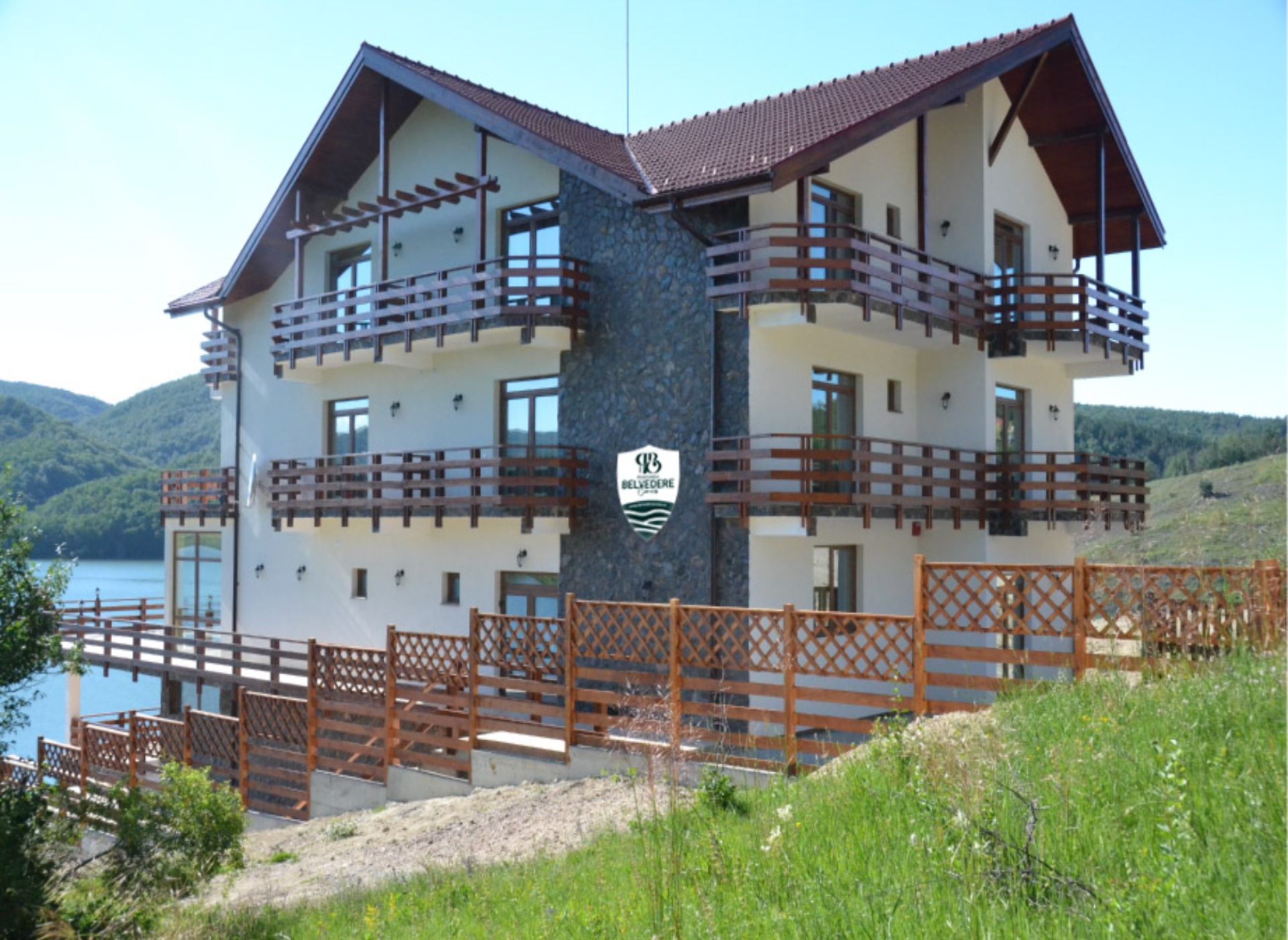 Pensiune la Lacul Cincis Hunedoara 6.jpeg