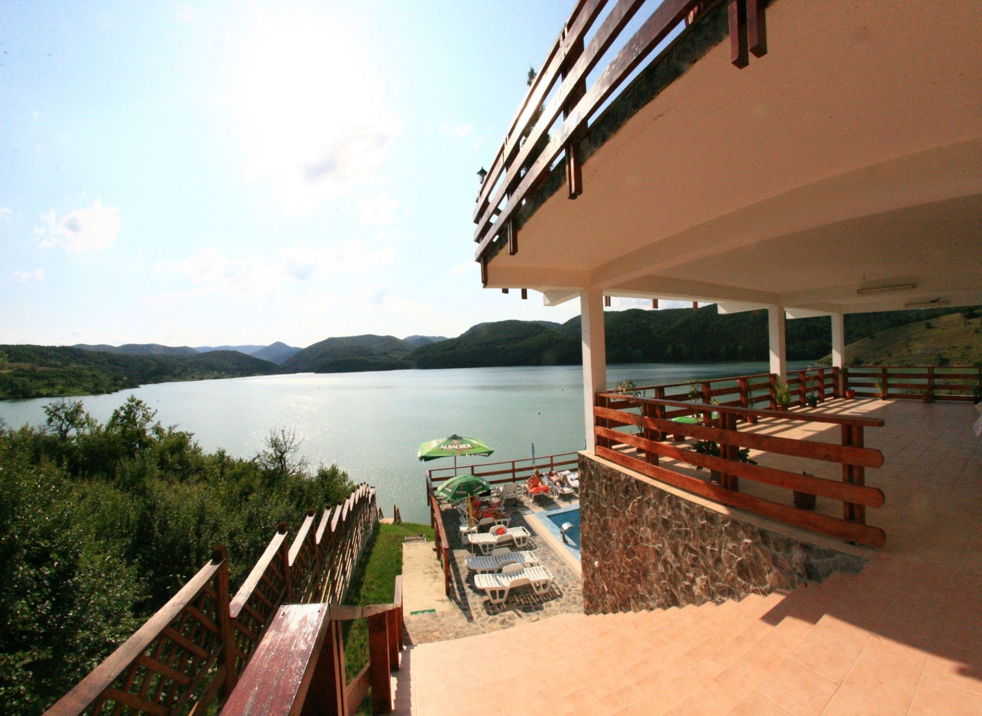 Pensiune la Lacul Cincis Hunedoara 8.jpeg
