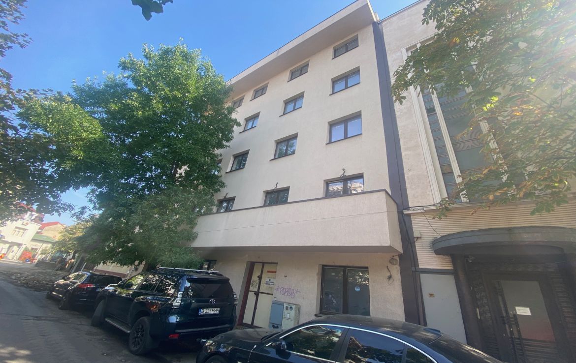 Spatiu comercial in centrul Bucurestiului, strada Plantelor. Vedere  fatada