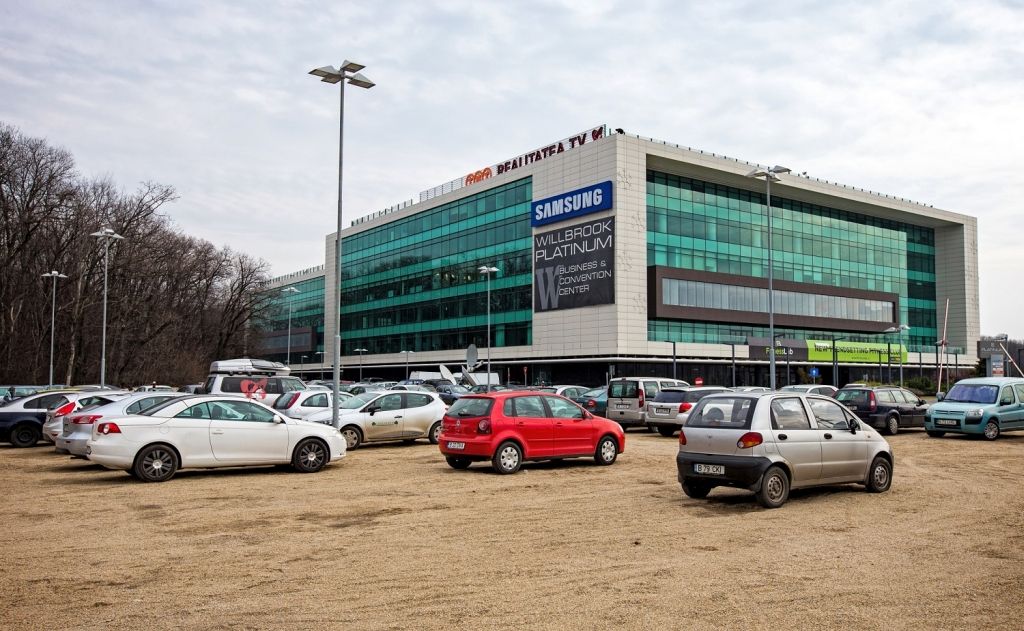 Platinum Business & Convention Center spații comerciale lângă aeroport imagine laterala cladire