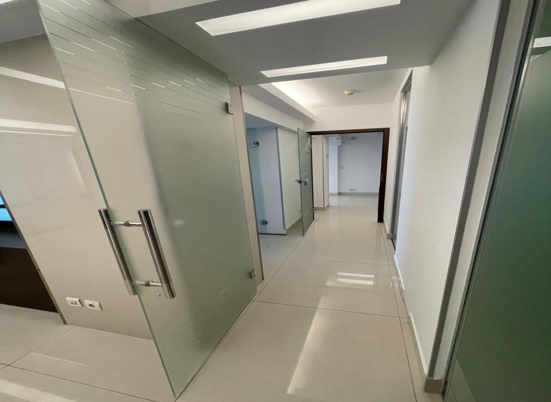 Spatiu comercial de inchiriat, Primaverii 29 - poza hol.jpeg