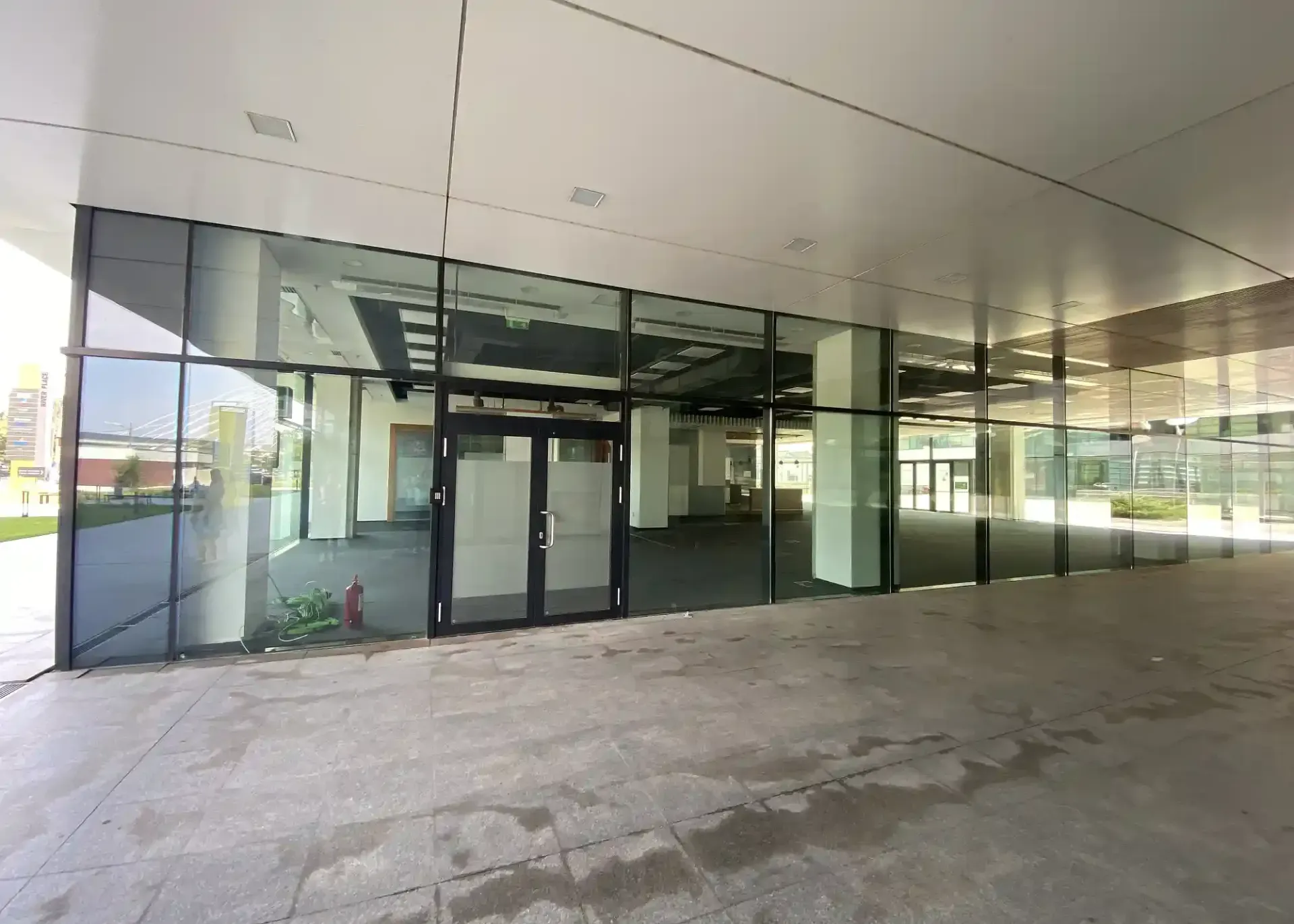 riverplace-parter-593m2-exterior-2000x1430-3-.webp