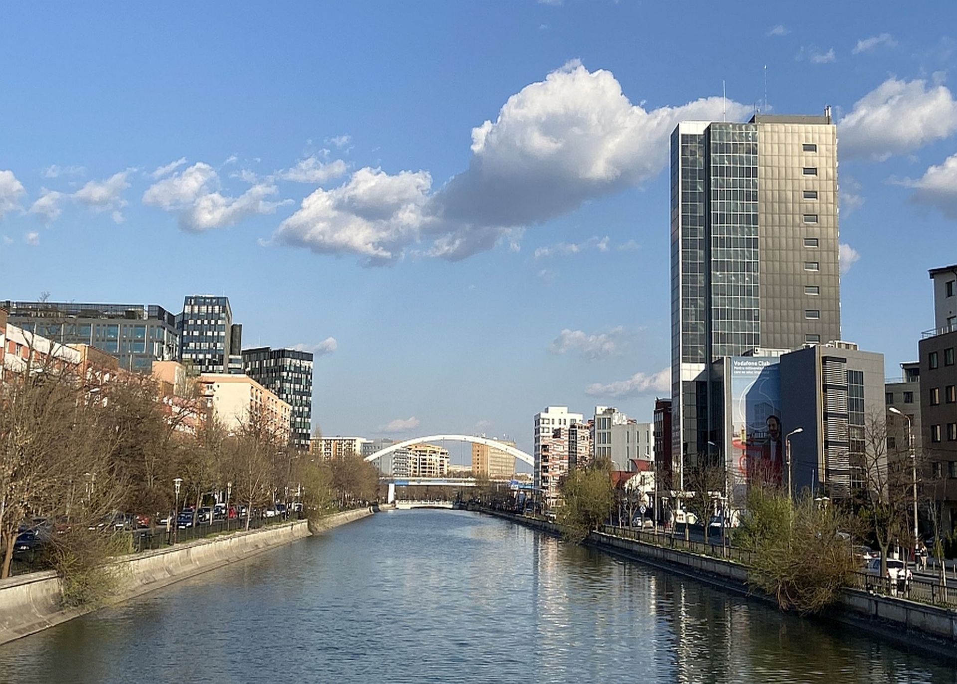 Riverside Tower spatii comerciale de inchiriat Bucuresti vest poza laterala