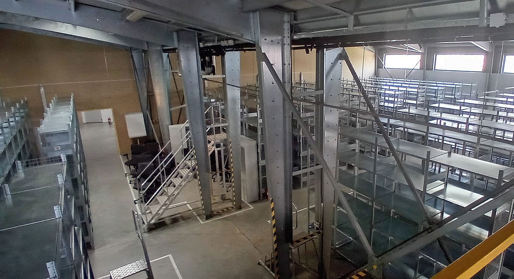 Showroom - Hala Industriala de inchiriat in sectorul 4, vis a vis de statia de metrou Berceni. Amenajare hala