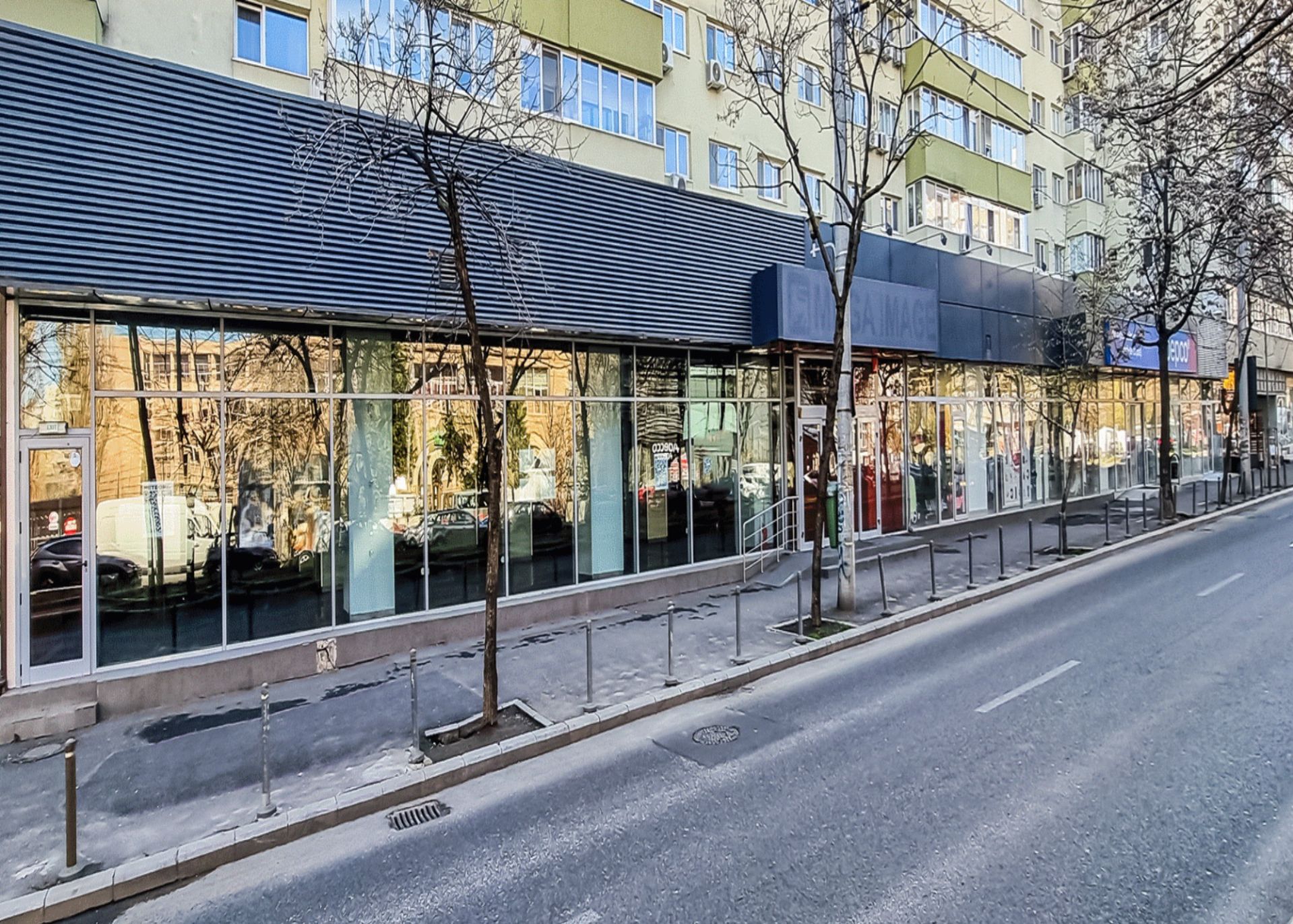 Spatiu comercial de inchiriat sector 1, poza fatada 1.jpeg