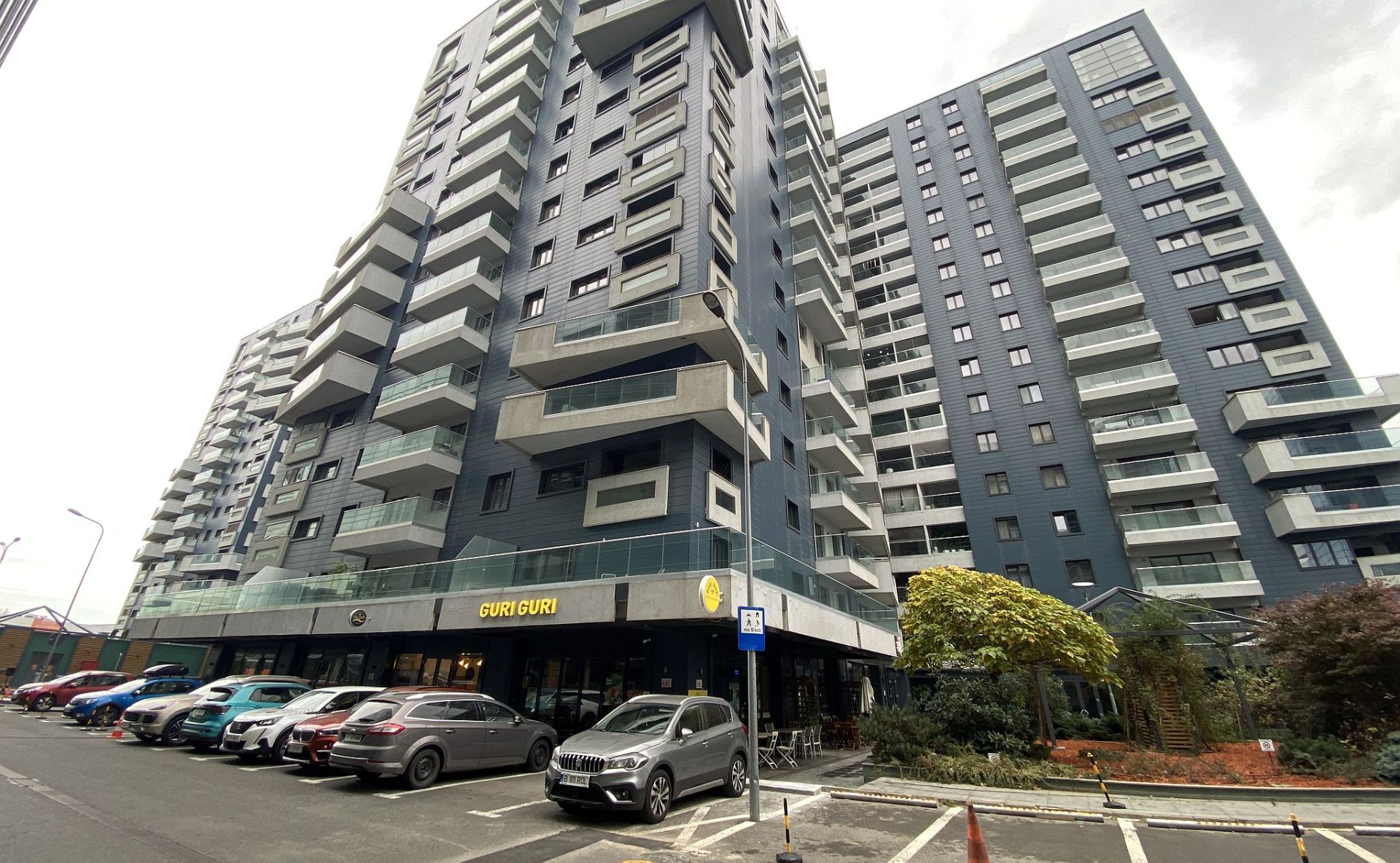 Spatiu comercial de inchiriat in Upground Rezidential, vedere parcare