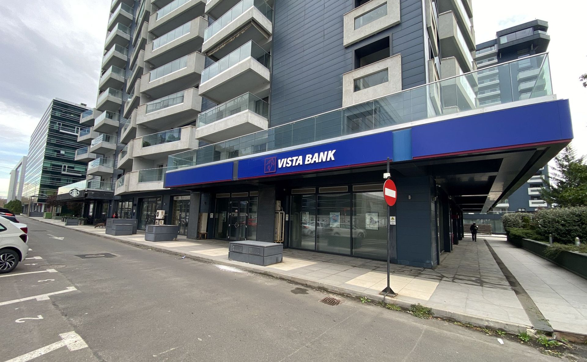 Spatiu comercial de inchiriat in Upground Rezidential, imagine lateral stanga