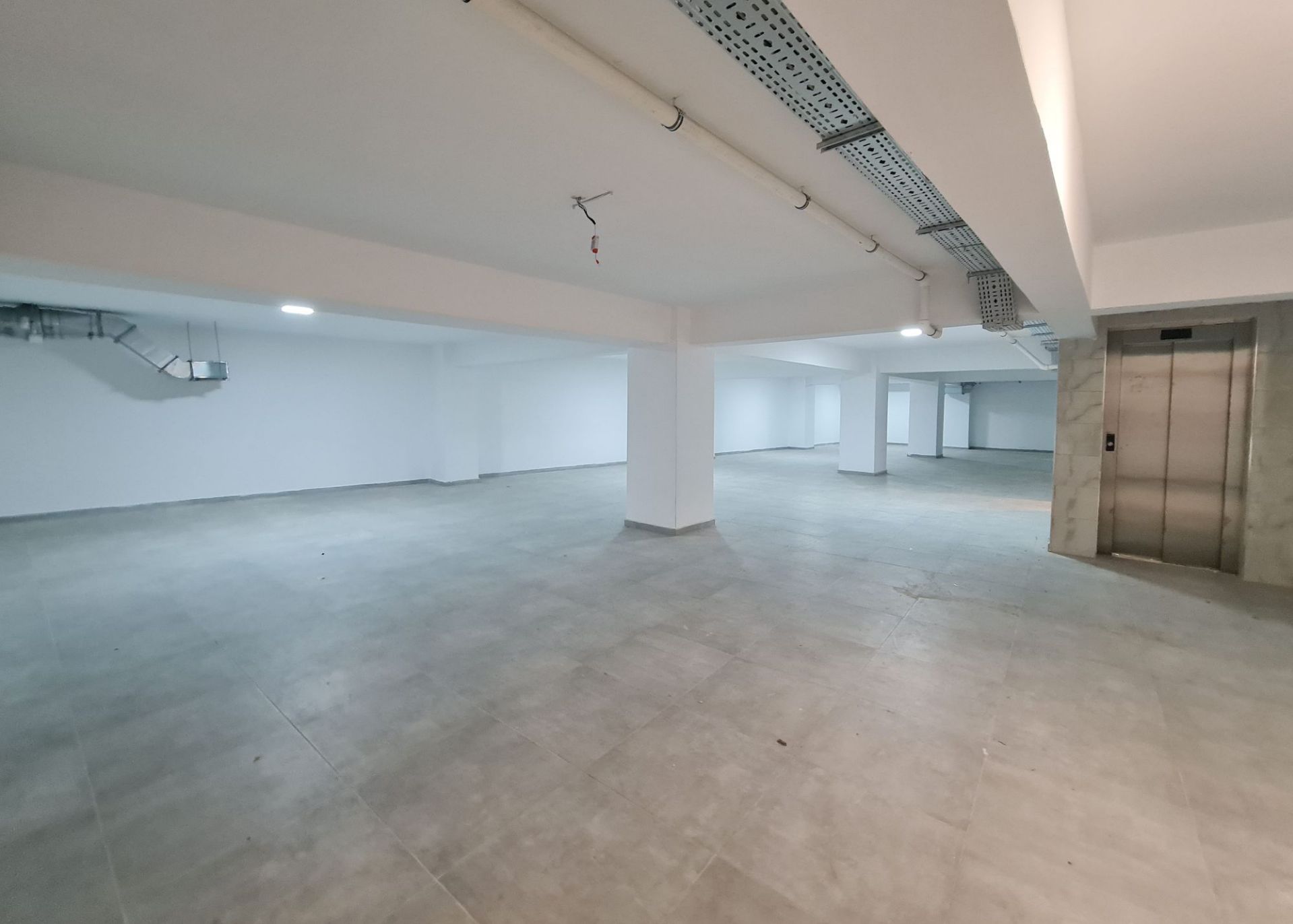 Vitan Plaza - subsol - poza 2000x1430.jpg